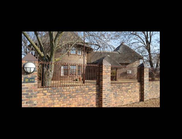 4 BEDROOM HOUSE FOR SALE IN HENLEY-ON-KLIP